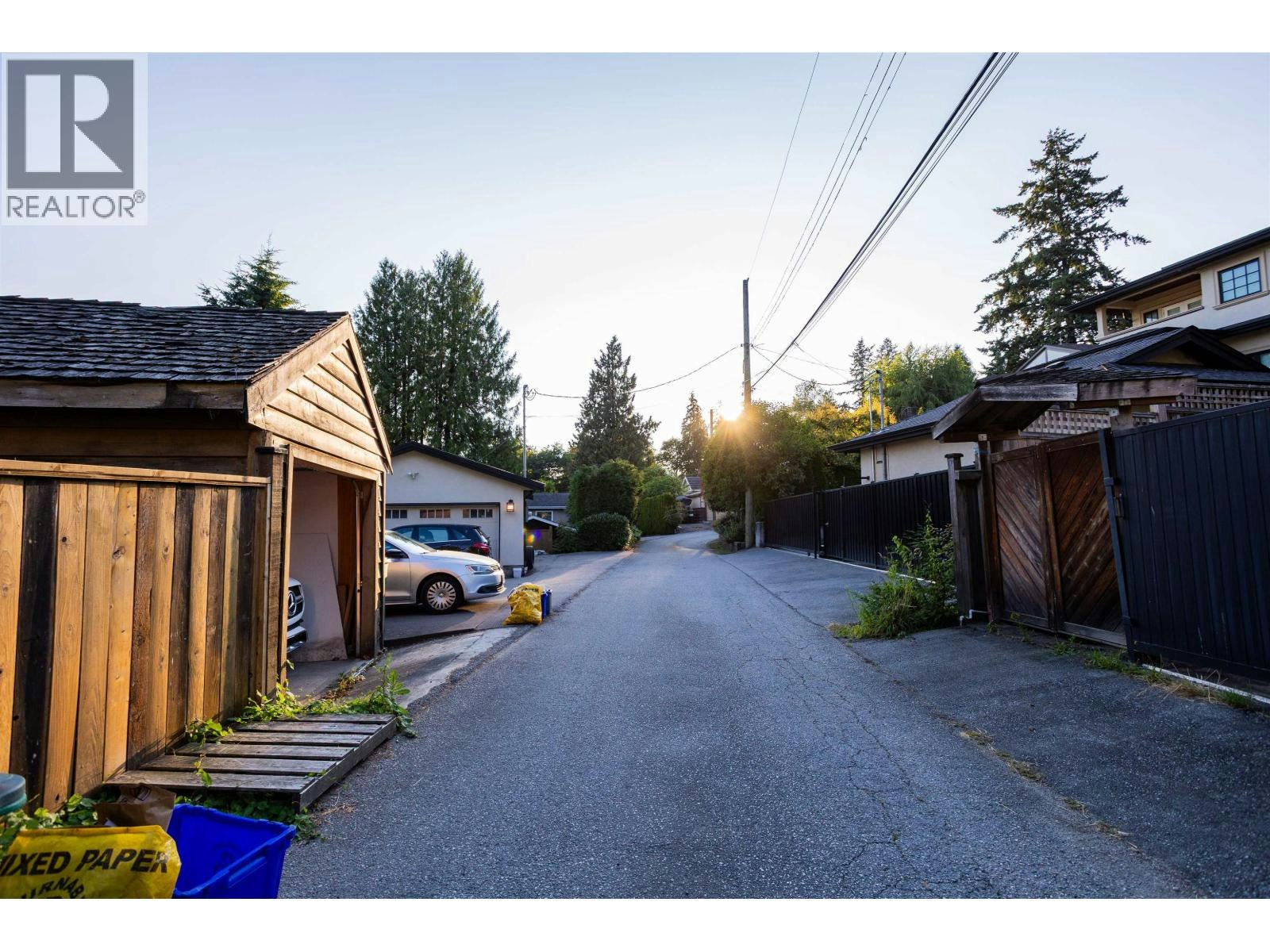 4479 Marine Drive, Burnaby, BC, V5J 3G1 - 30