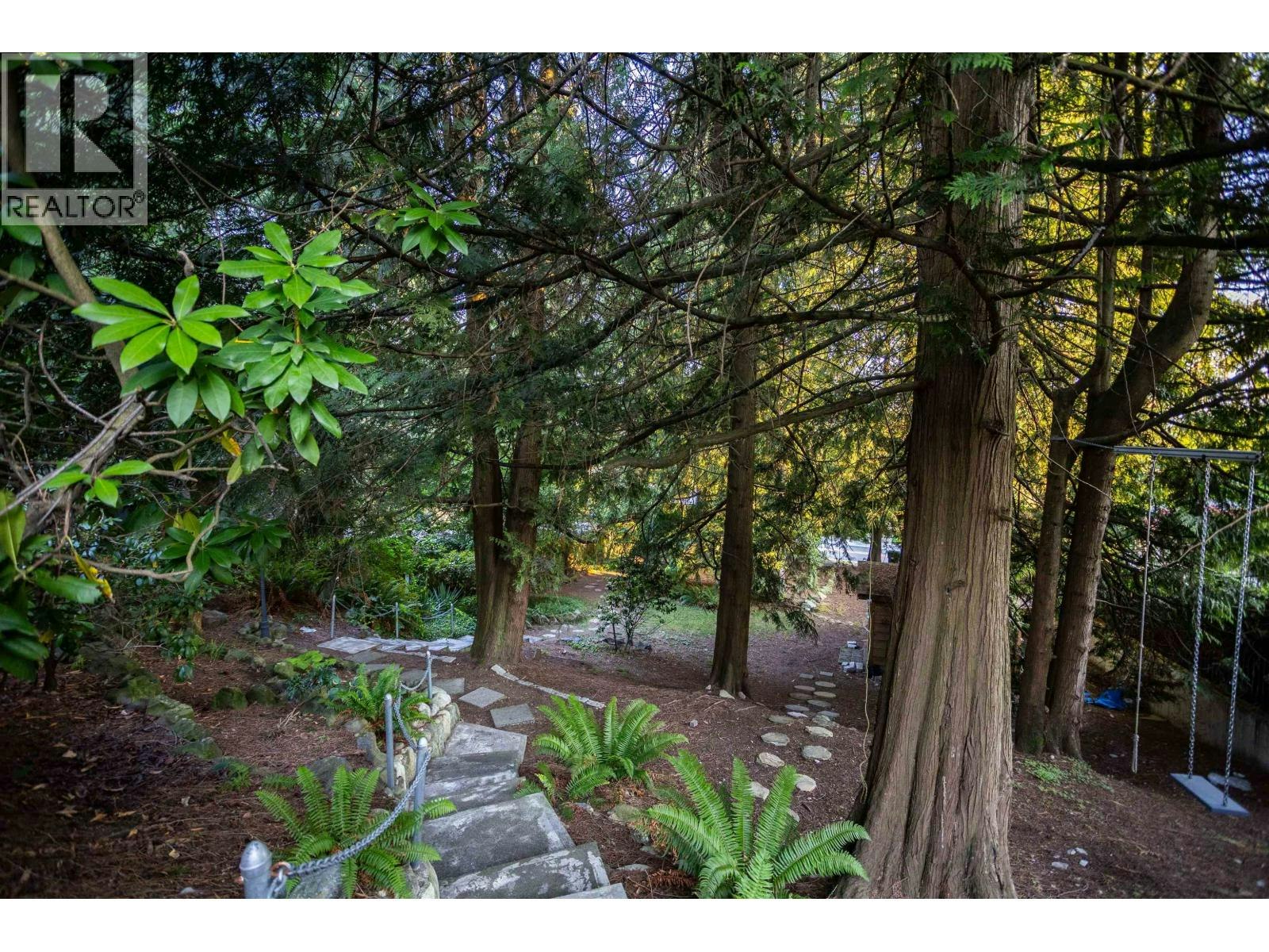 4479 Marine Drive, Burnaby, BC, V5J 3G1 - 34