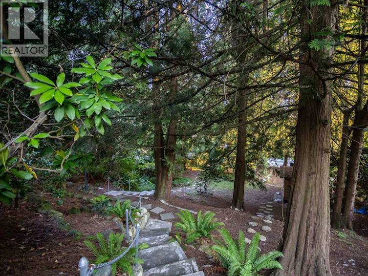 4479 Marine Drive, Burnaby, BC, V5J 3G1 - 34