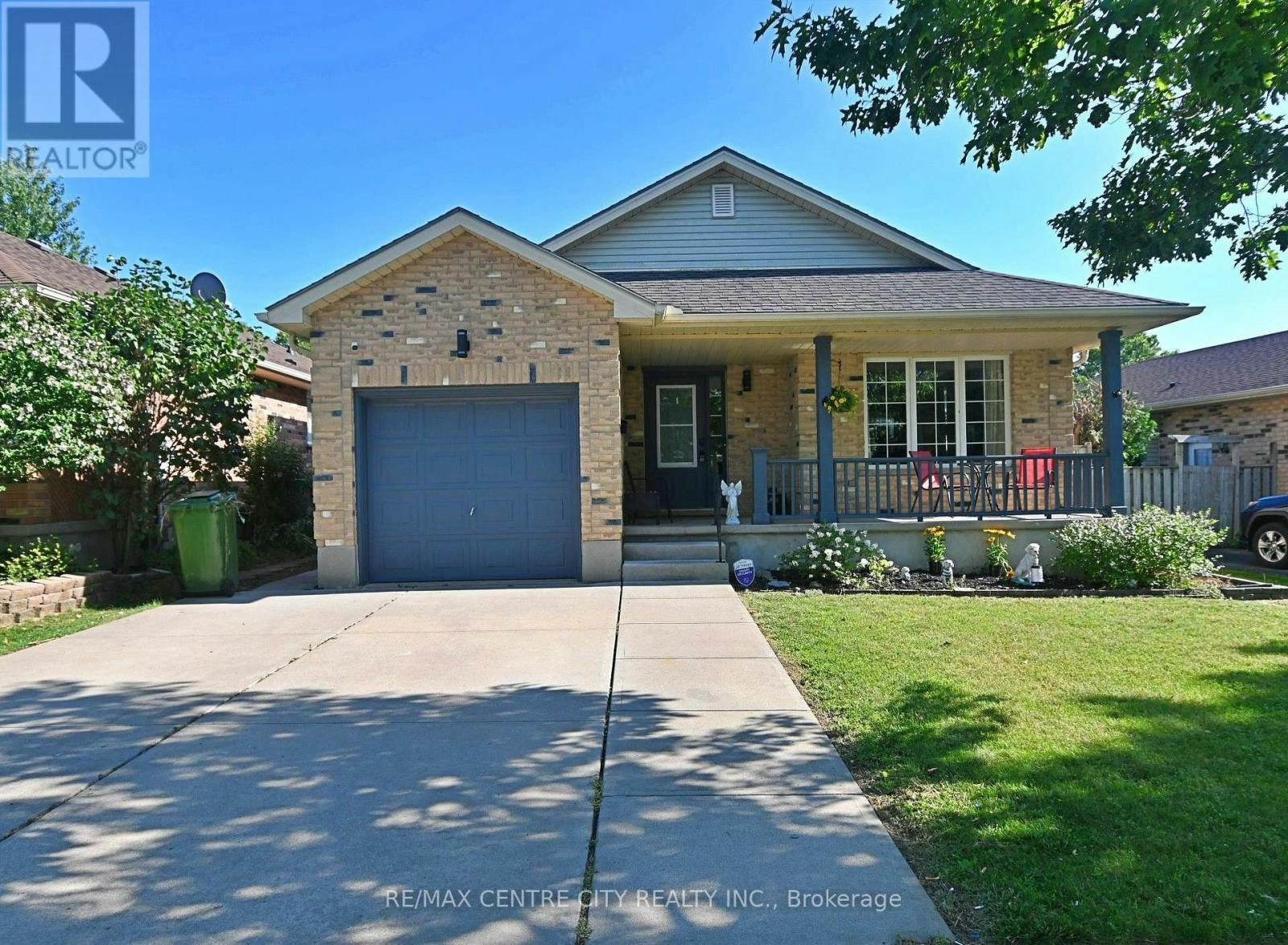 72 Axford Parkway, St. Thomas, ON, N5R 6E7