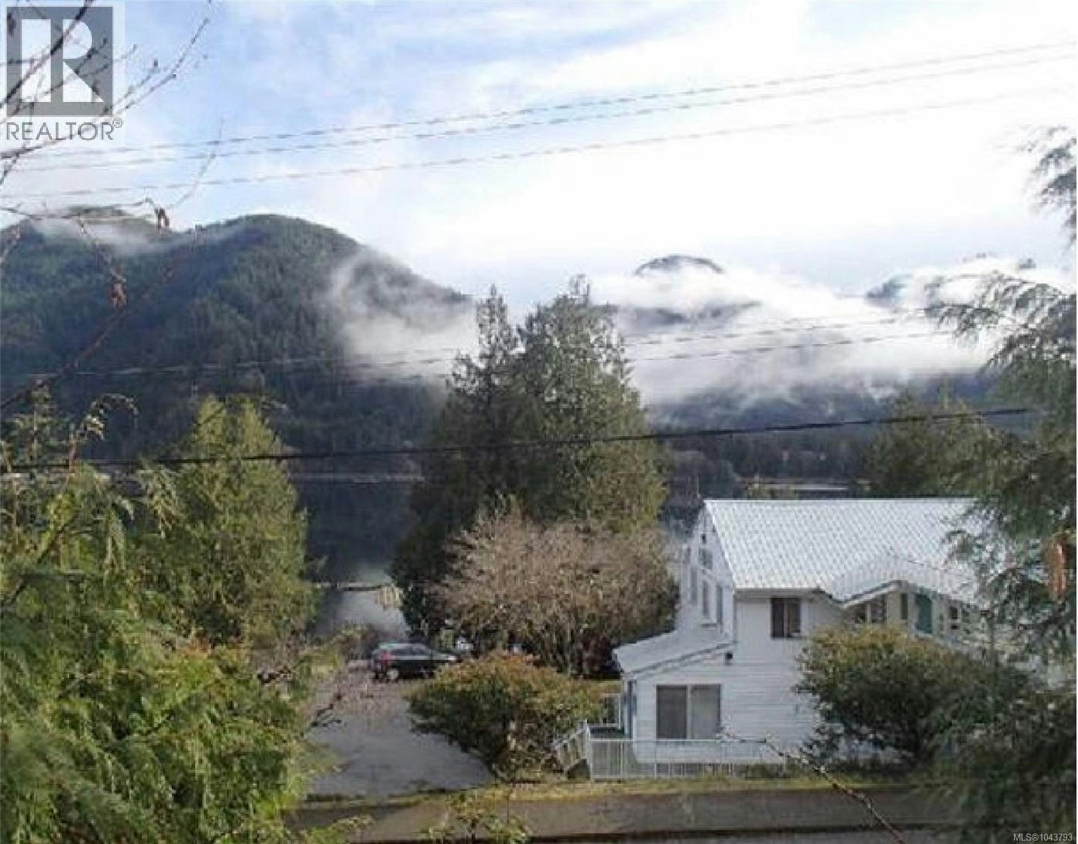948 S Maquinna Drive, Tahsis-Zeballos, BC, V0P 1X0
