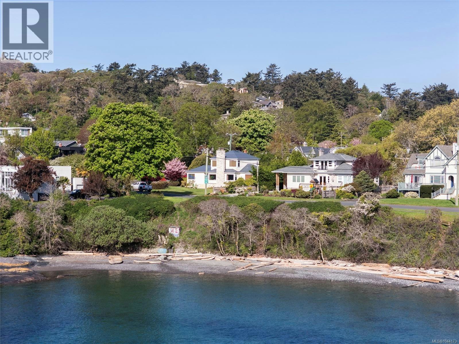 218 Beach Drive, Oak Bay, BC, V8S 2M1