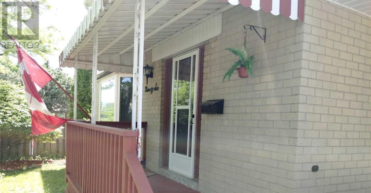 UPPER-96 Larch Street, Hamilton, ON, L8T 4P3 - 3