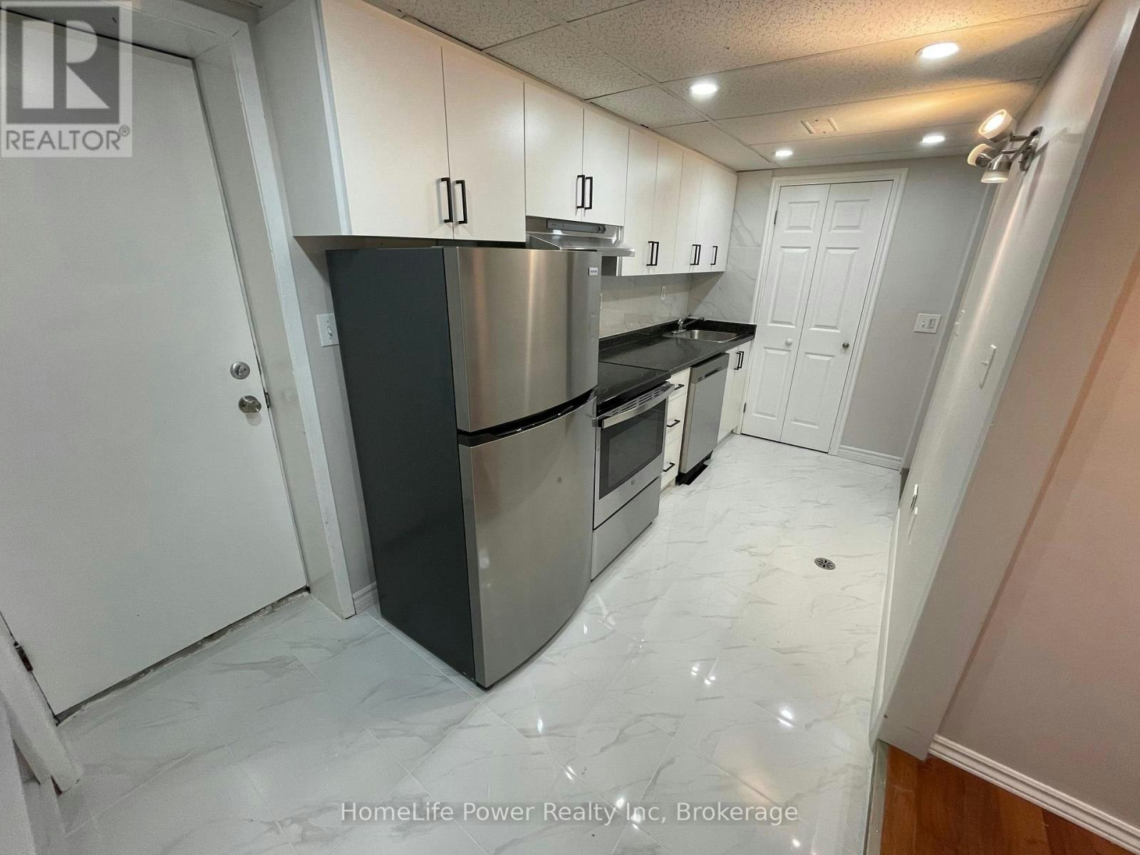 B-573 Glen Manor Boulevard, Waterloo, ON, N2L 4T7 - 5