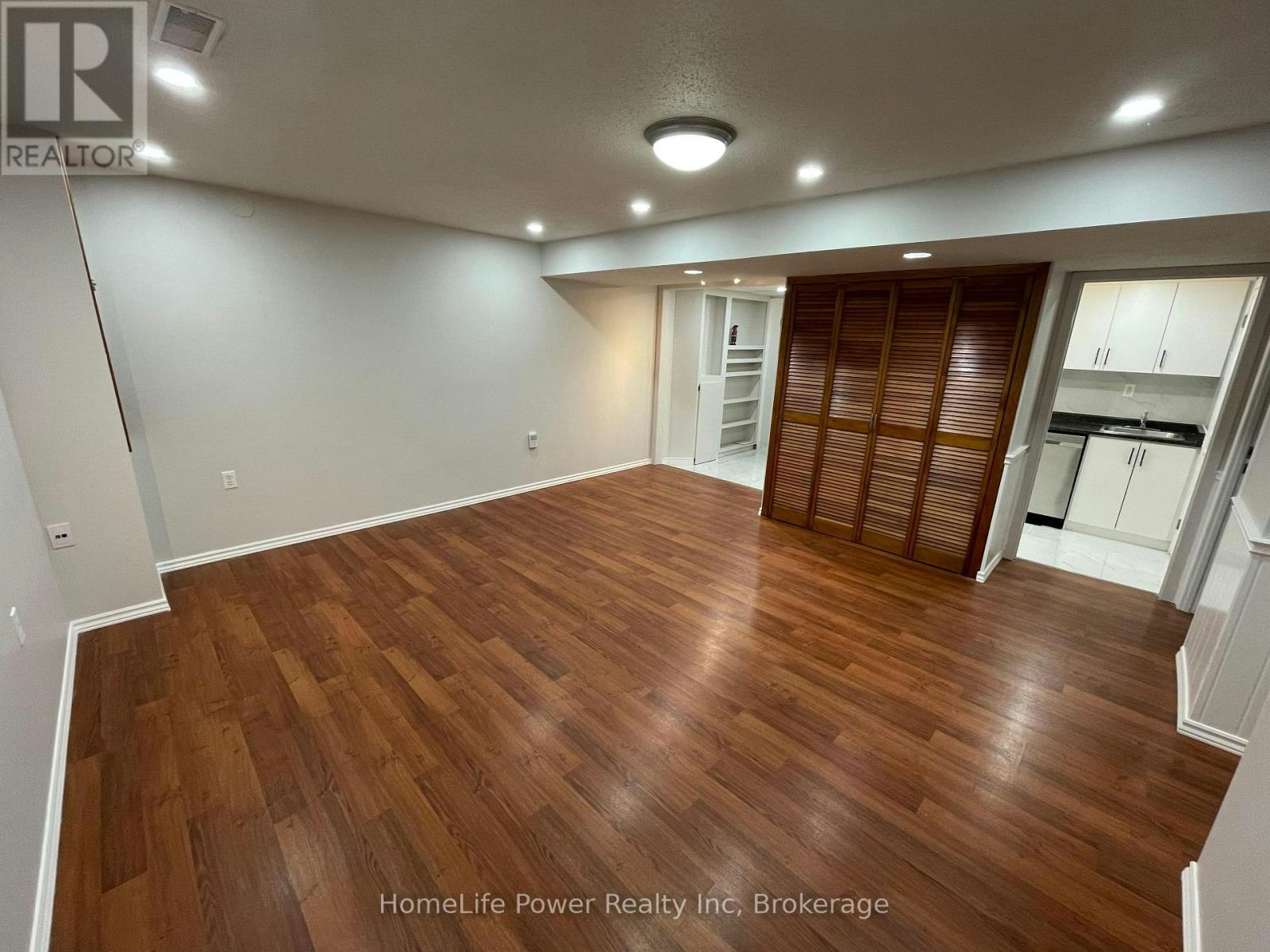 B-573 Glen Manor Boulevard, Waterloo, ON, N2L 4T7 - 4