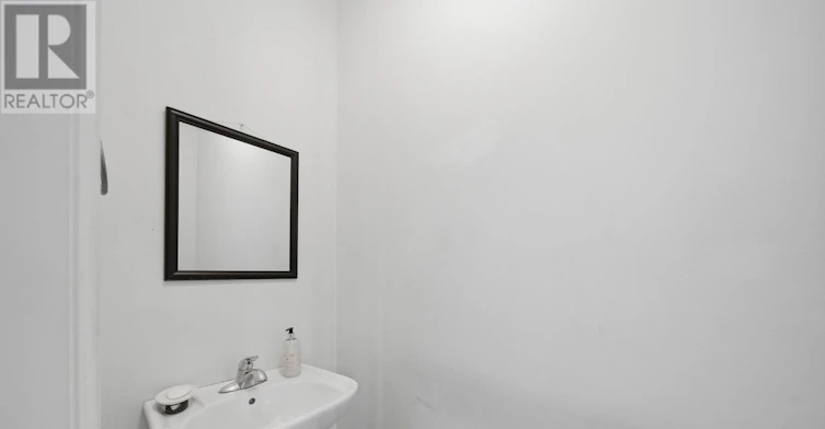294 Miller Park Avenue, Bradford West Gwillimbury, ON, L3Z 0Y1 - 4