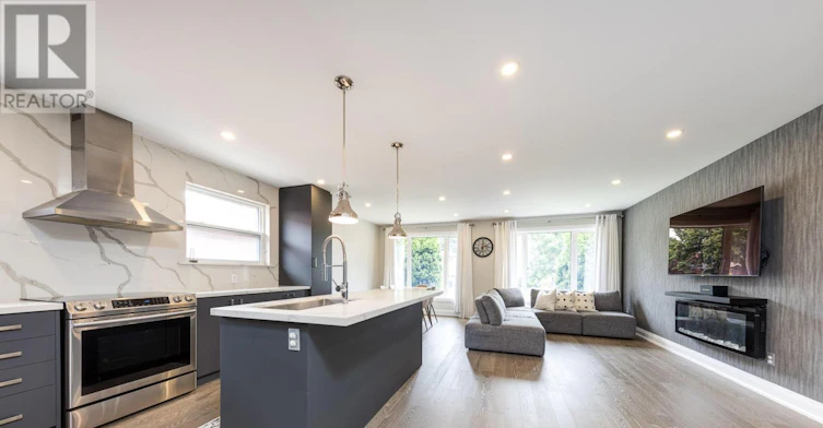 42 Sellmar Road, Toronto, ON, M9P 3E6 - 7
