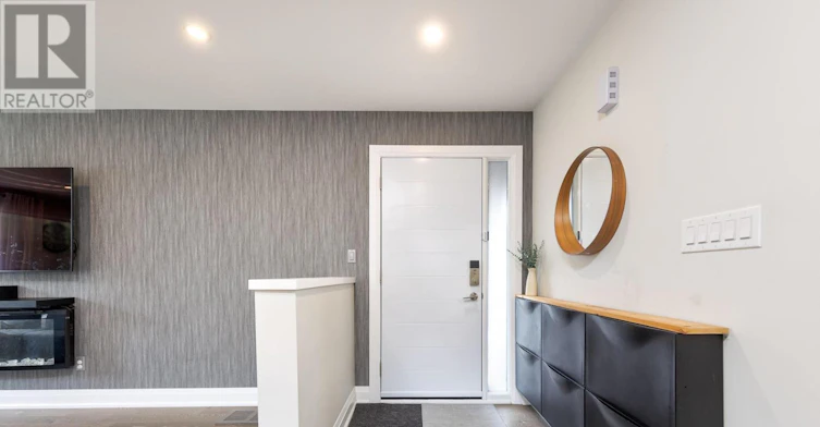 42 Sellmar Road, Toronto, ON, M9P 3E6 - 4