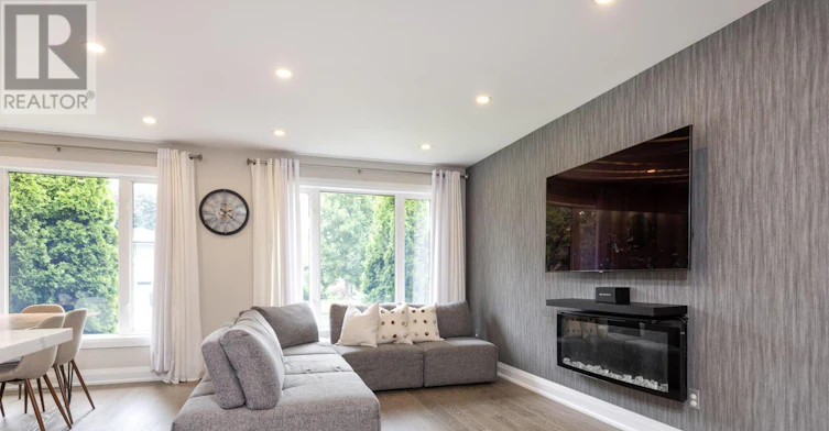 42 Sellmar Road, Toronto, ON, M9P 3E6 - 5