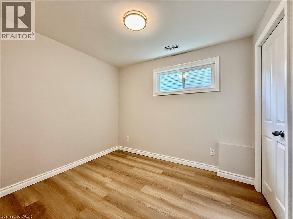 568 Woolgrass Avenue, Waterloo, ON, N2V 2Y2 - 11