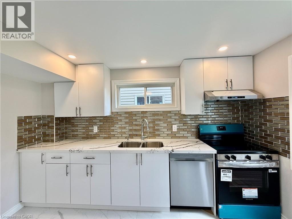 568 Woolgrass Avenue, Waterloo, ON, N2V 2Y2 - 4