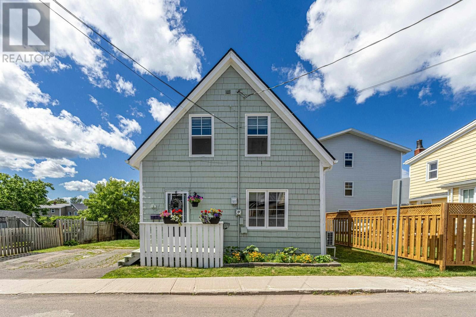 67 Victoria Street, Charlottetown, PE, C1A 2B4