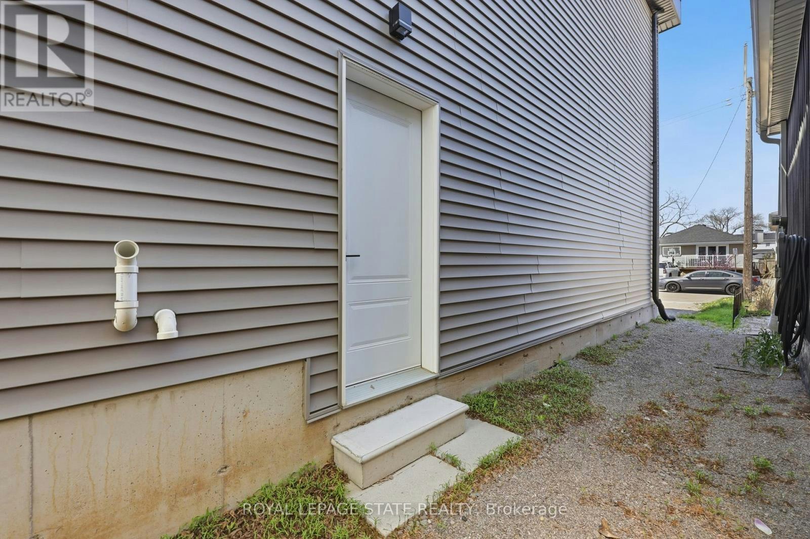 37 Delena Avenue S, Hamilton, ON, L9H 1B7 - 36