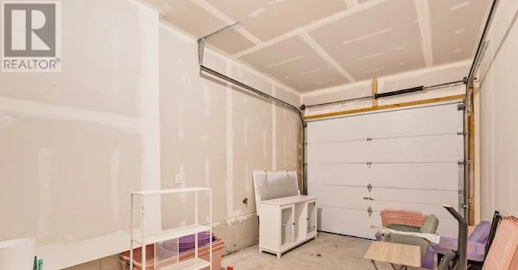 37 Delena Avenue S, Hamilton, ON, L9H 1B7 - 31