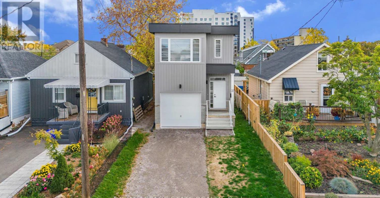 37 Delena Avenue S, Hamilton, ON, L9H 1B7 - 4