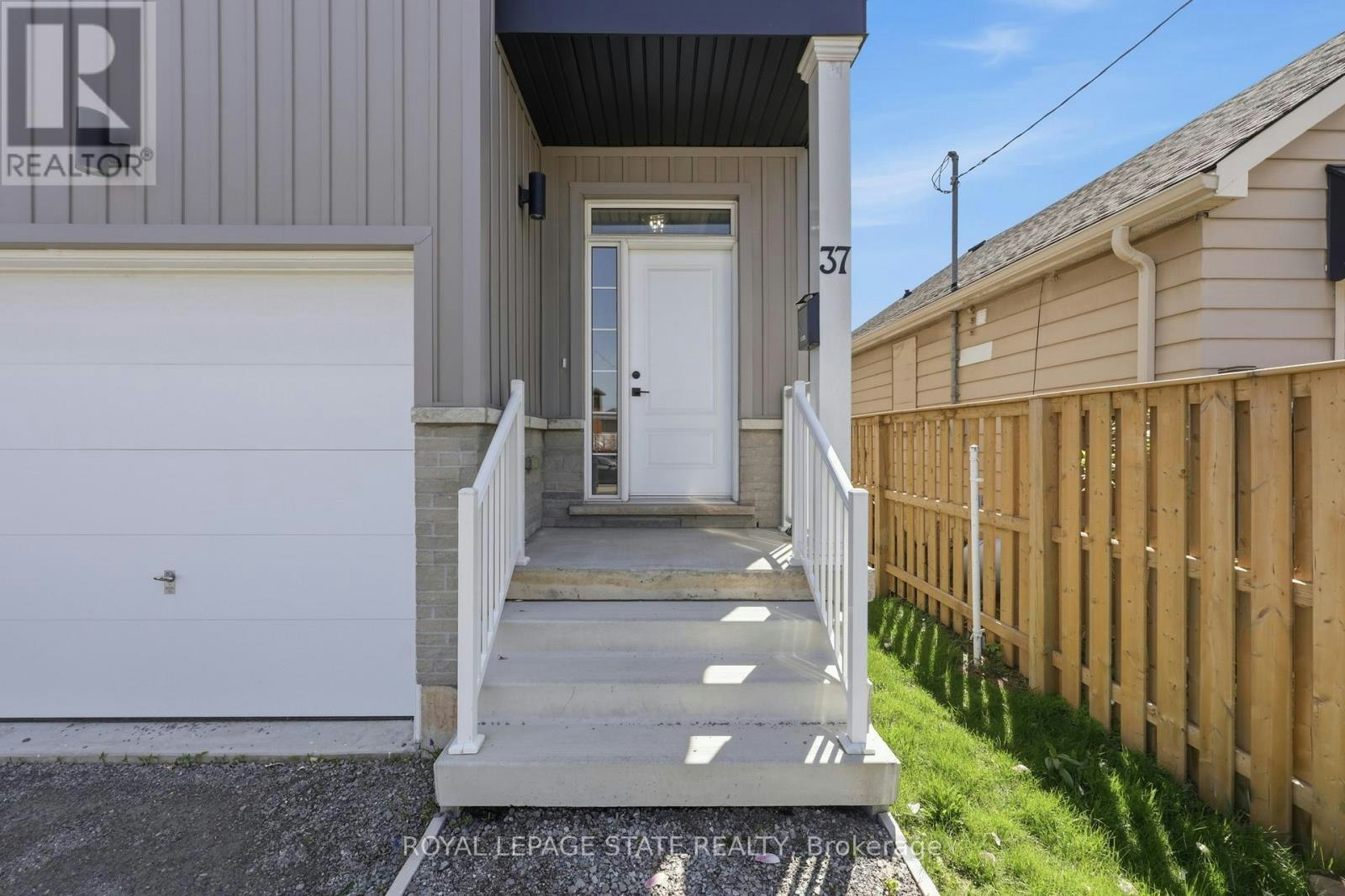 37 Delena Avenue S, Hamilton, ON, L9H 1B7 - 2