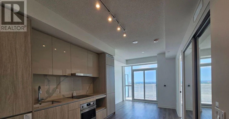 3102-28 Interchange Way, Vaughan, ON, L4K 0P8 - 3