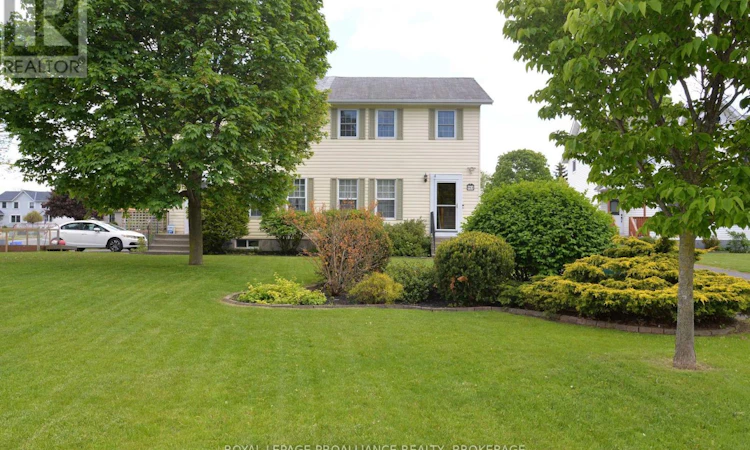 964 Uxbridge Crescent
