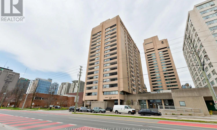 1207-380 King Street