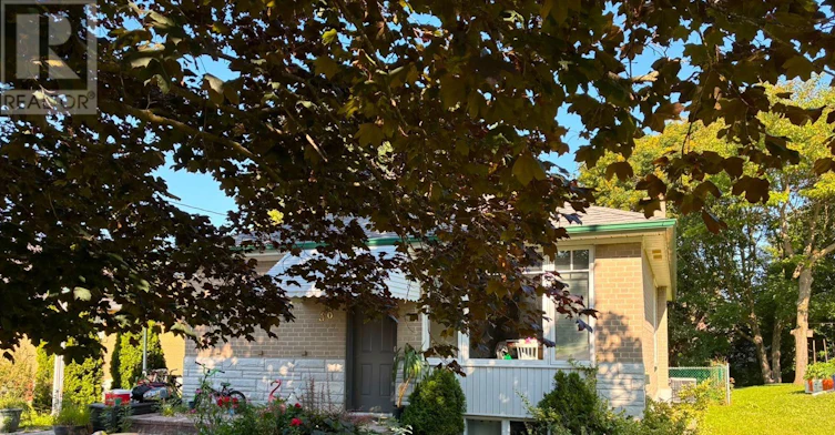 36 Child Drive, Aurora, ON, L4G 1Y5