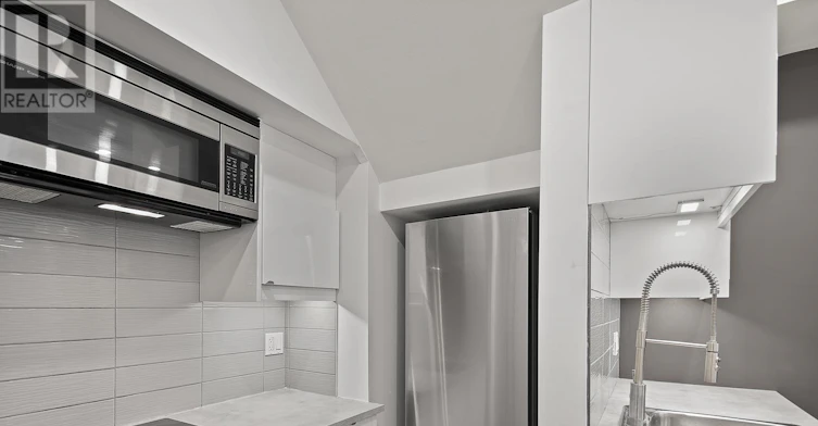 2 (GROUND-35 Humberside Avenue, Toronto, ON, M6P 1J6 - 19