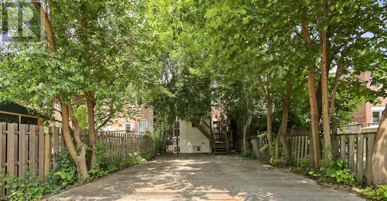 2 (GROUND-35 Humberside Avenue, Toronto, ON, M6P 1J6 - 28