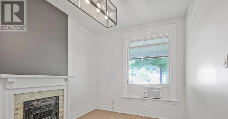 2 (GROUND-35 Humberside Avenue, Toronto, ON, M6P 1J6 - 10