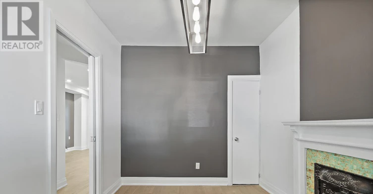 2 (GROUND-35 Humberside Avenue, Toronto, ON, M6P 1J6 - 13