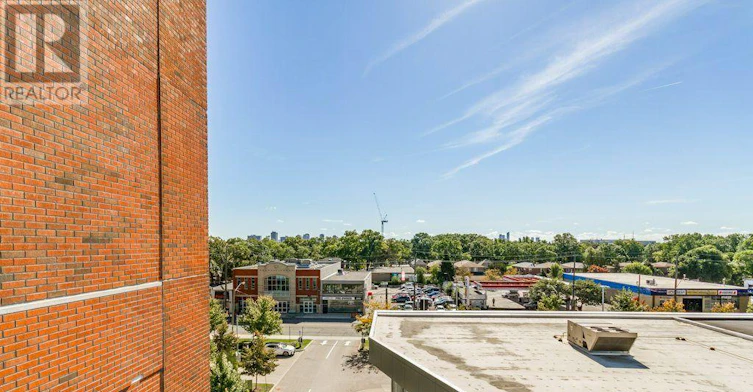 527-2300 St Clair Avenue W, Toronto, ON, M6N 1K8 - 10