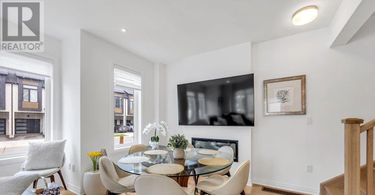 9 Crown Gate, Oakville, ON, L6M 0W8 - 5