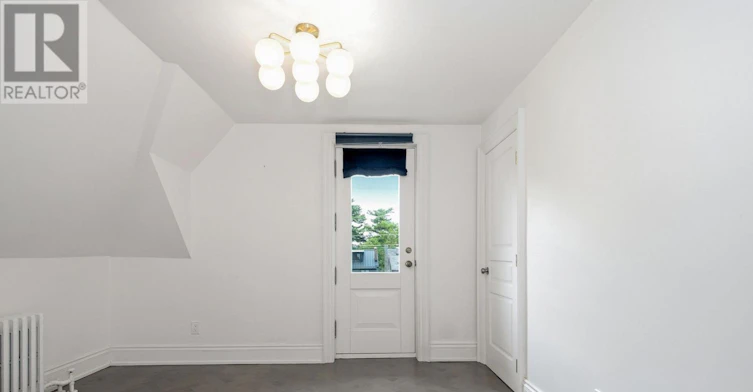 UPPER-178 High Park Avenue, Toronto, ON, M6P 2S4 - 30