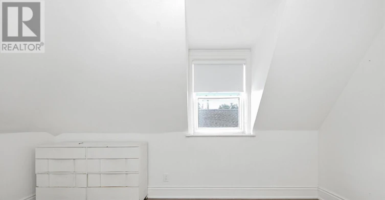 UPPER-178 High Park Avenue, Toronto, ON, M6P 2S4 - 24