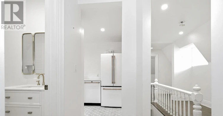 UPPER-178 High Park Avenue, Toronto, ON, M6P 2S4 - 6