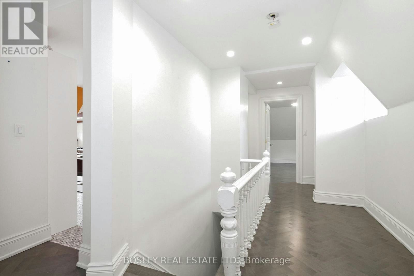 UPPER-178 High Park Avenue, Toronto, ON, M6P 2S4 - 21
