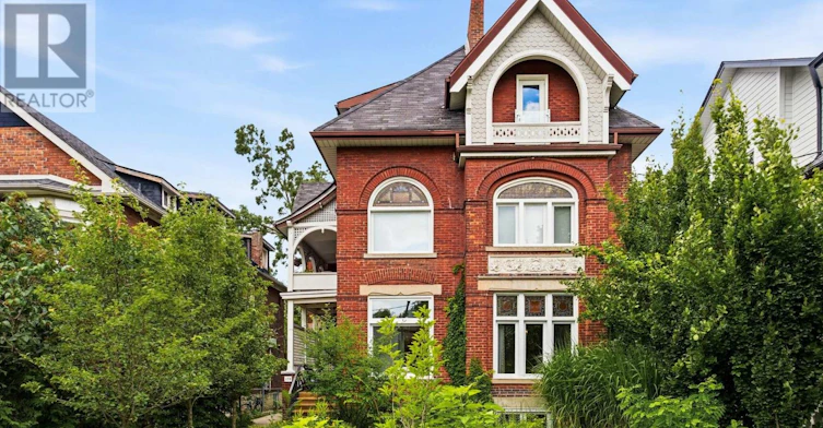 UPPER-178 High Park Avenue, Toronto, ON, M6P 2S4 - 2