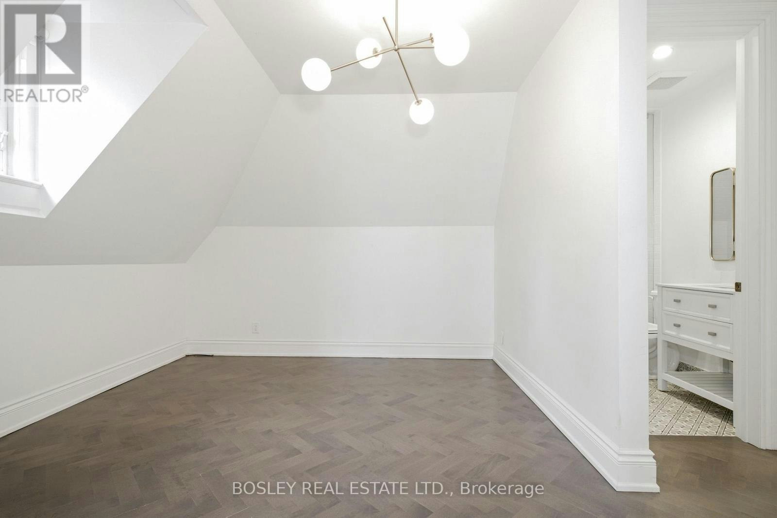 UPPER-178 High Park Avenue, Toronto, ON, M6P 2S4 - 18