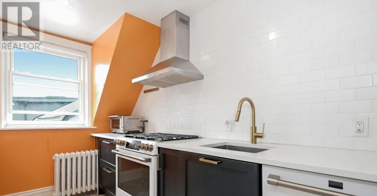 UPPER-178 High Park Avenue, Toronto, ON, M6P 2S4 - 9