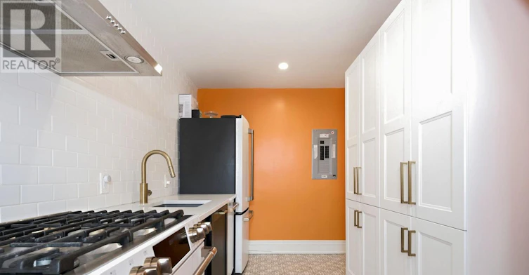UPPER-178 High Park Avenue, Toronto, ON, M6P 2S4 - 11