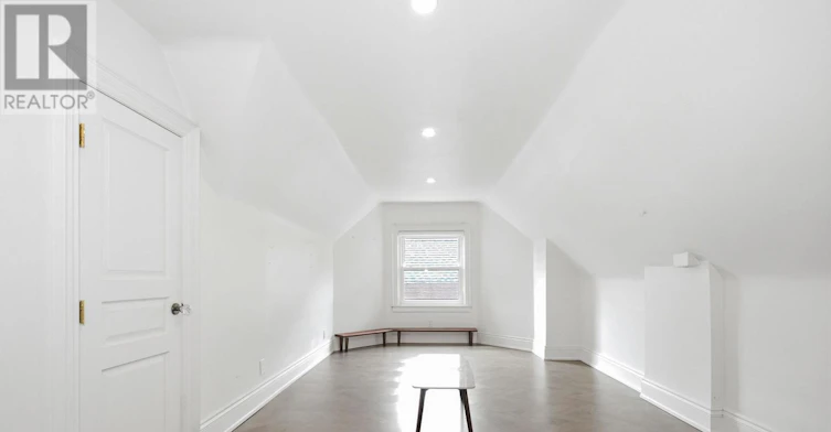 UPPER-178 High Park Avenue, Toronto, ON, M6P 2S4 - 13