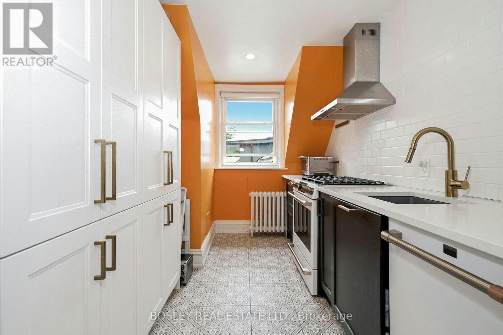 UPPER-178 High Park Avenue, Toronto, ON, M6P 2S4 - 8