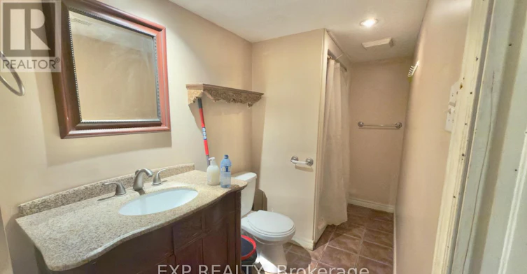 16 Marshall Street, Waterloo, ON, N2J 2T2 - 12