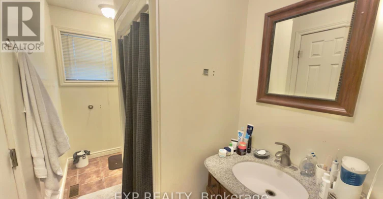 16 Marshall Street, Waterloo, ON, N2J 2T2 - 8