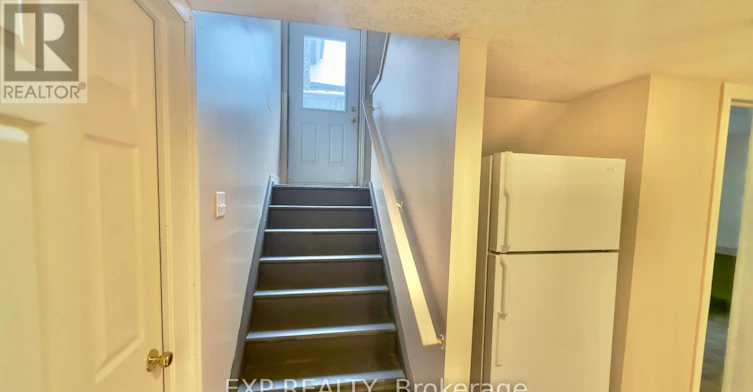 16 Marshall Street, Waterloo, ON, N2J 2T2 - 15