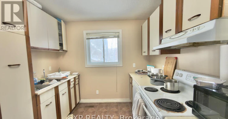 16 Marshall Street, Waterloo, ON, N2J 2T2 - 6