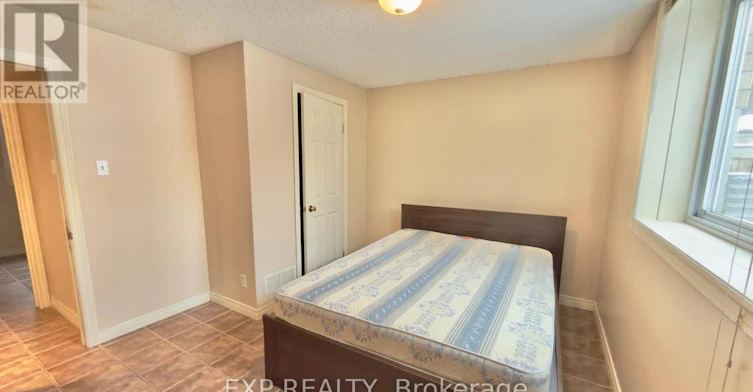 16 Marshall Street, Waterloo, ON, N2J 2T2 - 18