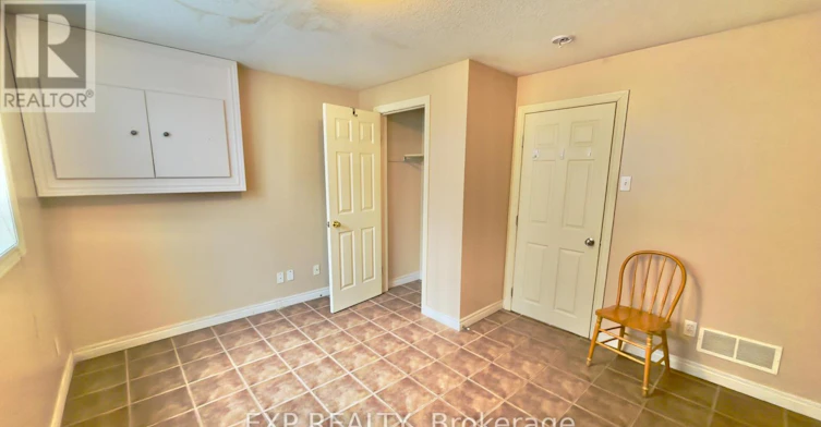 16 Marshall Street, Waterloo, ON, N2J 2T2 - 14