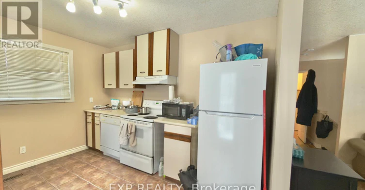 16 Marshall Street, Waterloo, ON, N2J 2T2 - 5