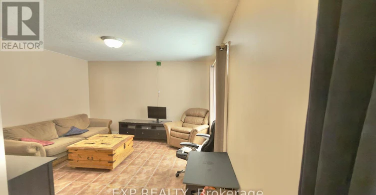 16 Marshall Street, Waterloo, ON, N2J 2T2 - 4