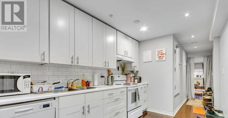 LOWER-83 Madison Avenue, Toronto, ON, M5R 2S3 - 9
