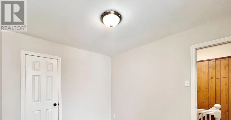 17 Winnifred Avenue, Toronto, ON, M4M 2X2 - 35